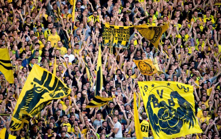 2 - Borussia Dortmund (ALE): 81.365 torcedores