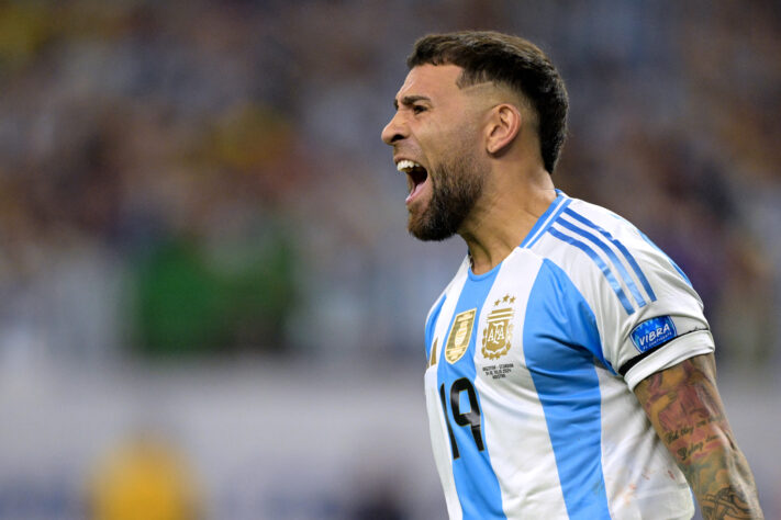 Otamendi (Argentina): Aos 36 anos, o zagueiro Nicolás Otamendi se colocou à disposição da Argentina para estar em Paris.