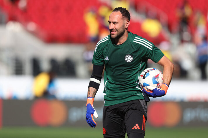 David Ospina, atualmente reserva na meta colombiana, completou 35 anos em agosto do ano passado. 