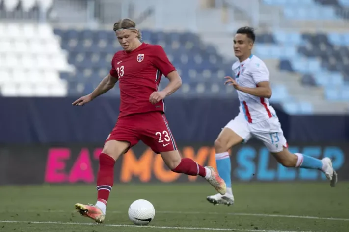 Haaland chocou o mundo ao marcar nove gols em um mesmo jogo, diante de Honduras, pelo Mundial sub-20.