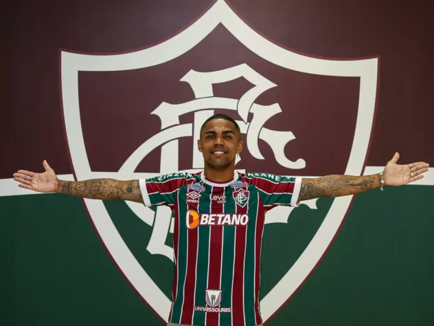 Douglas Costa (Ponta-direita) - Atualmente no Fluminense