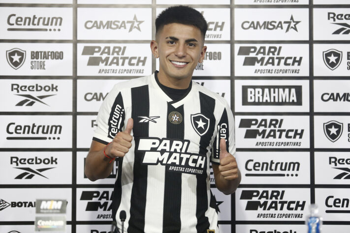 Botafogo: Allan (Volante), Igor Jesus (Atacante) e Thiago Almada (Meia).