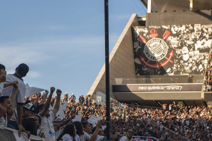 3º Corinthians - Média de 42.180 torcedores (9 jogos)