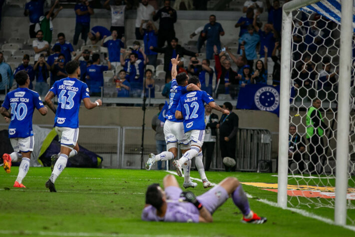 Primeiro Jogo: Libertad 1-1 Cruzeiro / Segundo Jogo: Cruzeiro 2-1 Libertad (Classificado: Cruzeiro)