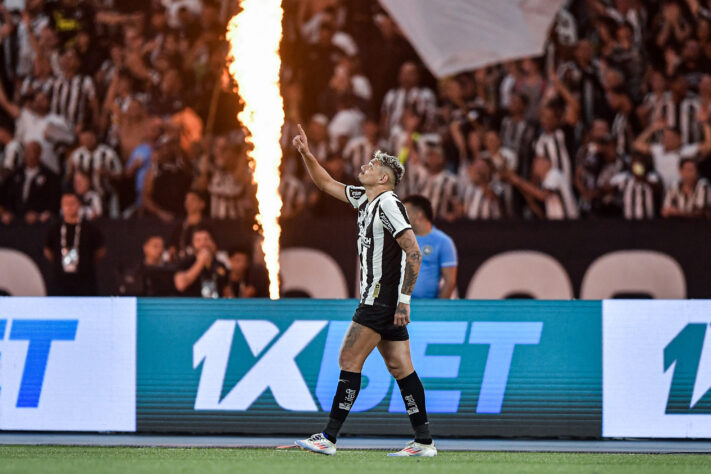 ATA - Tiquinho Soares (Botafogo)