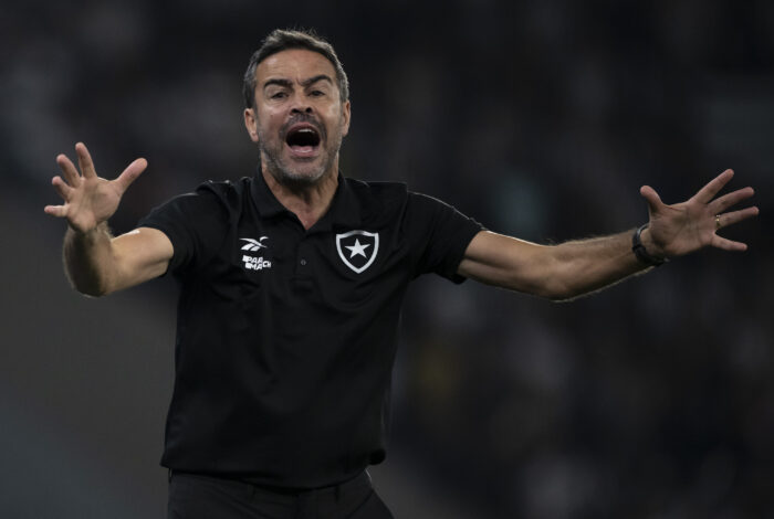 Botafogo no futebol mundial! Artur Jorge aparece entre os melhores técnicos do mundo