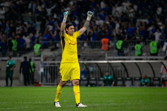 O Cruzeiro venceu o Juventude, por 2 a 0, em confronto disputado na noite desta quarta-feira (24), no Mineirão, em partida da 19ª rodada do Campeonato Brasileiro. Com o resultado, a Raposa chegou à quinta colocação, com 32 pontos. No entanto, o que mais chama a atenção é a sequência de vitórias do Cabuloso, no Brasileirão 2024. Confira todos os resultados.