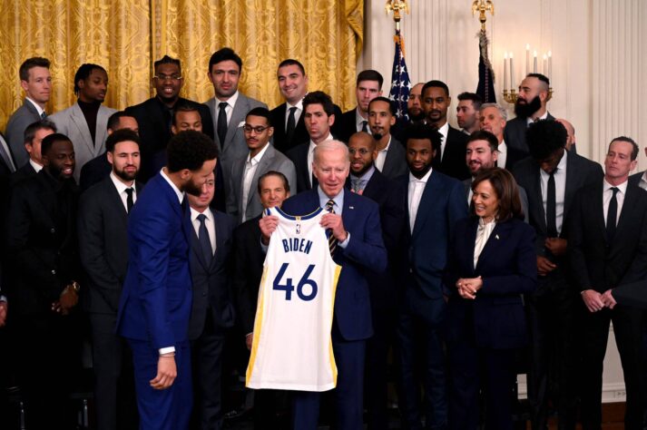 Joe Biden recebe o Golden State Warriors após título da NBA de 2022