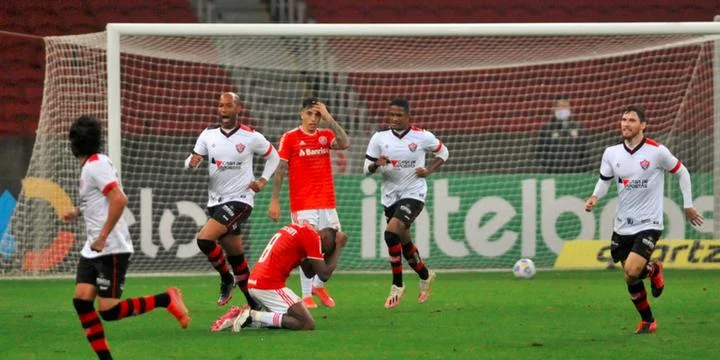 Eliminado pelo Vitória na 3ª rodada da Copa do Brasil de 2021 (ida: Vit 0 x 1 Inter - volta: Inter 1 x 3 Vit)