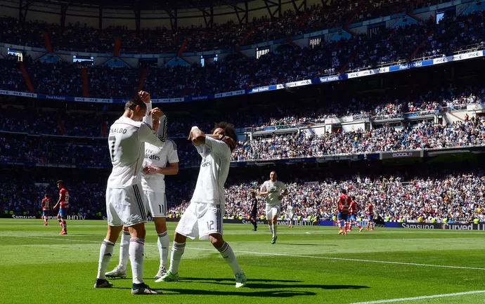 Ao lado de Marcelo, Cristiano Ronaldo comemorou um dos dias mais marcantes da carreira: na goleada por 9 a 1 contra o Granada, o Gajo marcou cinco gols, a maior marca em um único jogo.