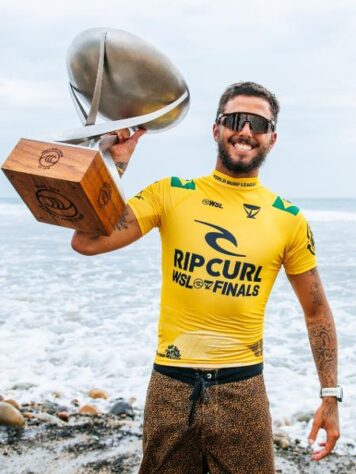 Surfe - Felipe Toledo: Bronze