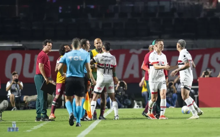 SAO x FLU - Brasileirão 2024 (13 de maio) : Gol de Luciano por falta de Galoppo no Lima na origem da jogada.