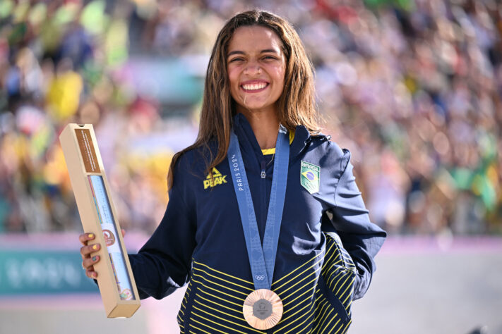 Duas medalhas olímpicas (prata em Tóquio e bronze em Paris).