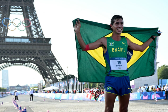 Caio Bonfim (Atletismo) - prata na marcha atlética