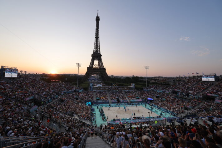 Visual do Estádio da Torre Eiffel durante partida entre Brasil e República Tcheca