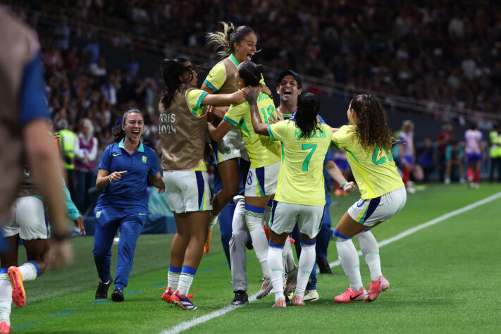 Na partida entre Brasil e França nas Olimpíadas, a Seleção conquistou a classificação às semifinais, em partida heróica! Confira todas as vezes que o Brasil chegou na semifinal do futebol feminino nos Jogos Olímpicos de Paris: