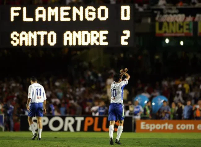 Ao vencer do Flamengo, Santo André conquistou o troféu em 2004.