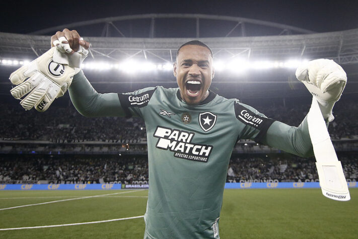 John (goleiro): 1,5 milhão de dólares (R$ 5,8 milhões)