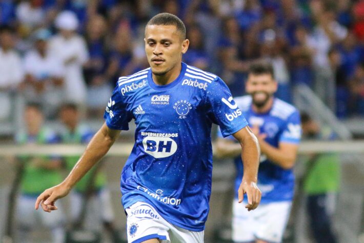 João Paulo (meia) - 16 jogos pelo Cruzeiro e 11 jogos pelo Fortaleza