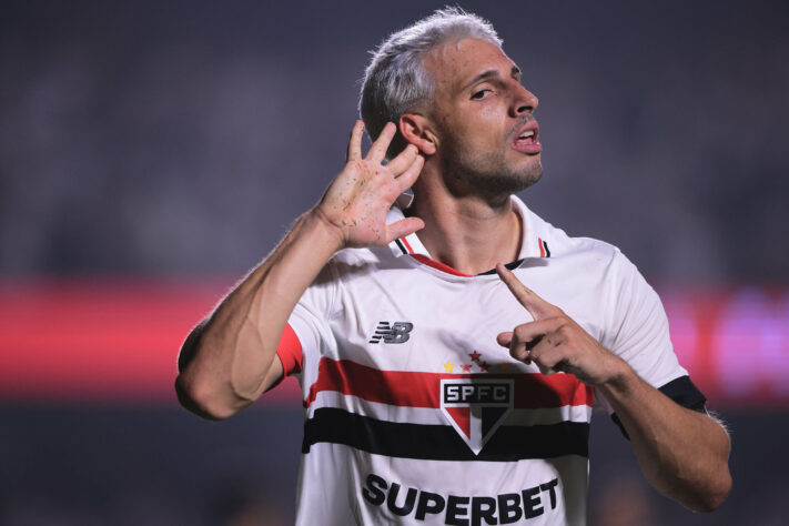 Nacional-URU 0 x 2 São Paulo