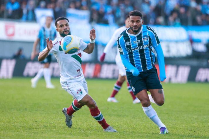 Ambos são times fortes no futebol brasileiro, e a disputa pode ser bastante equilibrada. O Fluminense tem mostrado uma boa forma na temporada, mas o Grêmio avança pois é conhecido por suas boas campanhas na Libertadores.