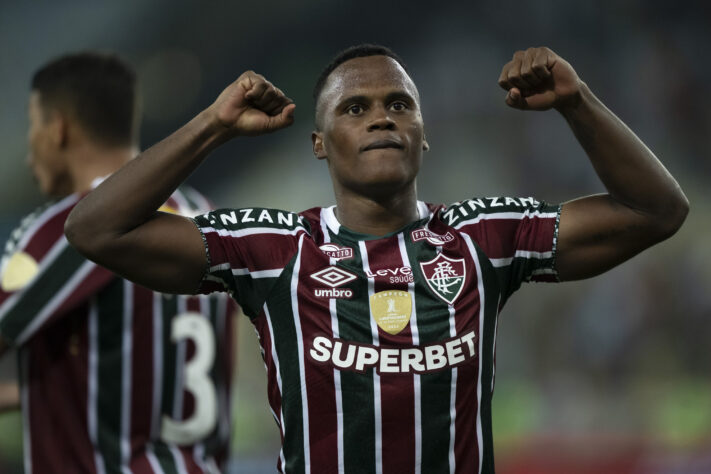 Fluminense - título: 0% / rebaixamento: 32,7%