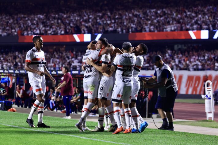 São Paulo 2 x 0 Nacional-URU (Libertadores) - Morumbis - 60.032 pessoas