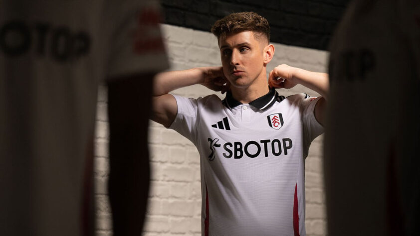 Fulham (Adidas) - 80 libras (cerca de R$ 569 na cotação atual)