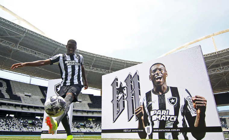 Luiz Henrique em apresentação no Botafogo 