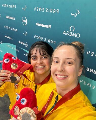 É bronze! Danielle Rauen e Bruna Alexandre garantem o bronze na dupla feminina WD20 do tênis de mesa. Embora tenham perdido a semifinal para as australianas, as paraolimpíadas consideram dois bronzes, assim as brasileiras vão ao pódio.