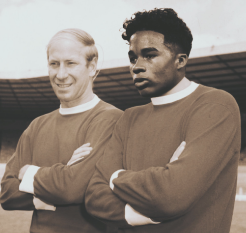 Endrick em montagem ao lado de Bobby Charlton