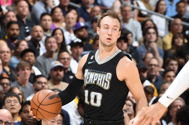 10º Luke Kennard (Memphis Grizzlies) - 88 na bola de 3