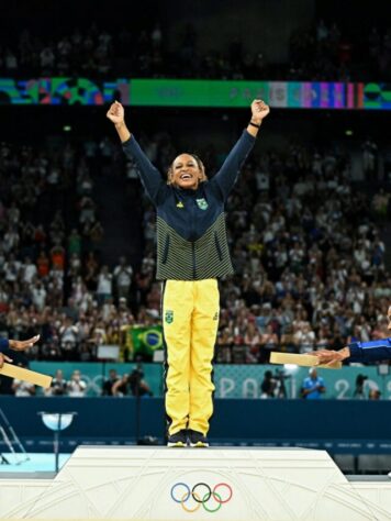 1. Rebeca Andrade - Ginástica artística: 2 ouros, 3 pratas e 1 bronze (6 medalhas)