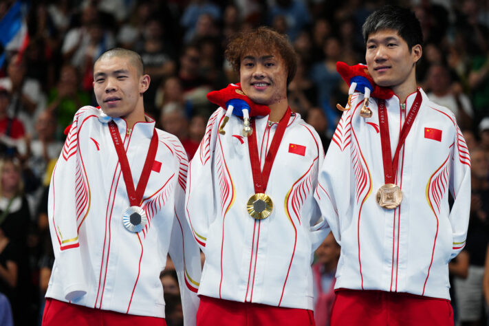 1º - China -  93 ouros; 72 pratas; 50 bronzes (total: 215)