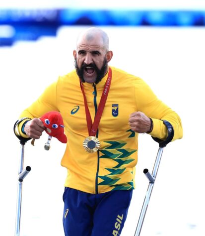 É ouro e mais um recorde! Fernando Rufino completou a prova em 50s47, melhor tempo da história dos 200m canoa VL2, e conquistou o último ouro brasileiro nas Paraolimpíadas de Paris 2024.