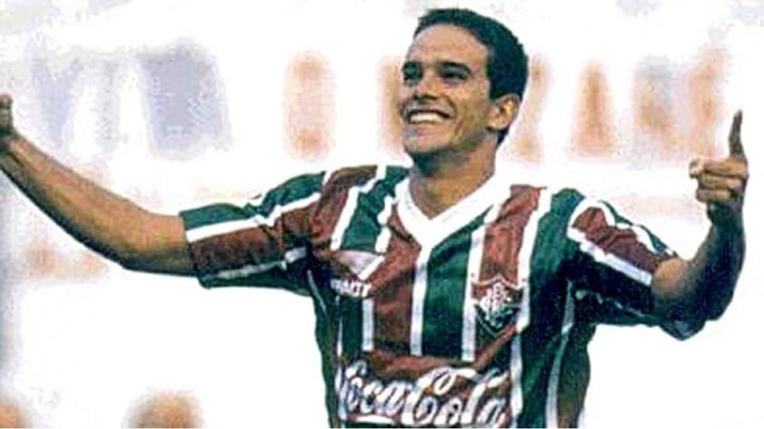 7. Ézio: Fluminense (1991–1995) - Atlético-MG: (1996)