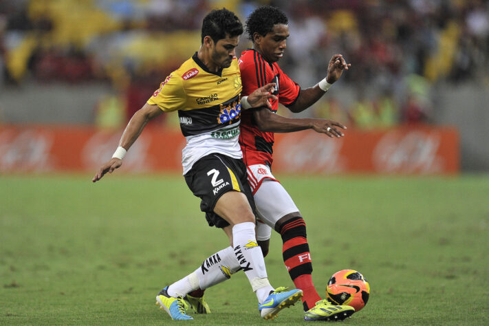 Flamengo 2 x 1 Criciúma (Brasileiro) - Mané Garrincha - 60.127 pessoas