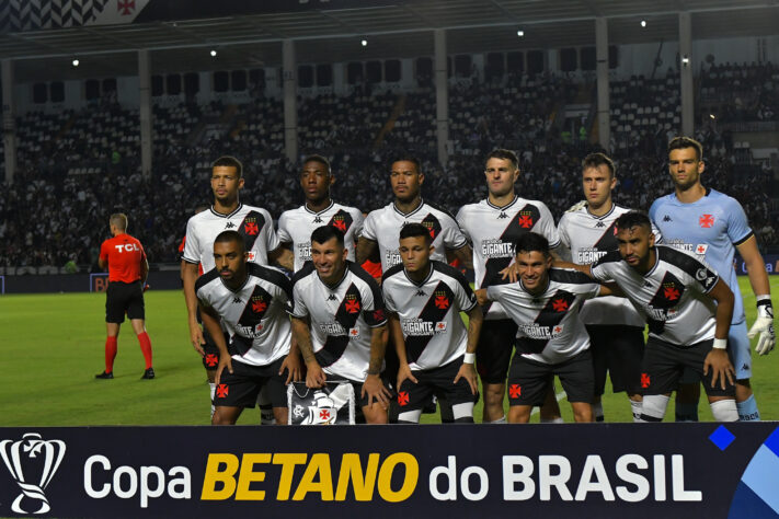 11. Vasco - 37 títulos