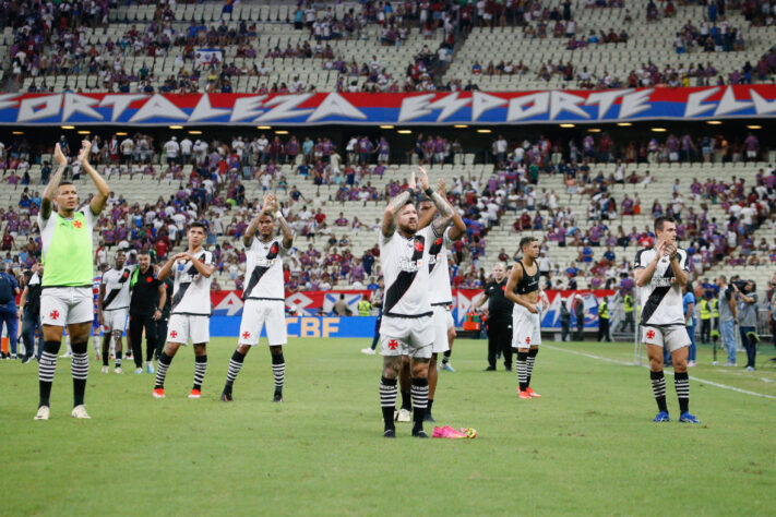 Na Copa do Brasil desde a primeira fase, o Vasco acumula três classificações por decisão de pênaltis e, até o momento, não foi desperdiçado sequer uma penalidade. As vagas conquistaram foram: Na segunda fase, contra o Água Santa, ao vencer por 4 a 1; na fase seguinte, a terceira, o Cruz-Maltino empatou com o Fortaleza no tempo regulamentar, mas levou a melhor por 5 a 4 nos pênaltis; e nas quartas de final, contra o Athletico Paranaense, com um aproveitamento perfeito, fechou as penalidades por 5 a 4. Relembre os craques que balançaram as redes nas oportunidades: