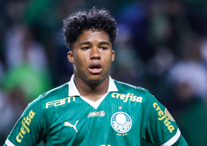 (Palmeiras) 2º maior artilheiro com menos de 18 anos em uma única edição de Brasileiro - 11 gols em 2023