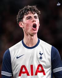 6. Archie Gray (Inglaterra) - Tottenham  - 18 anos 