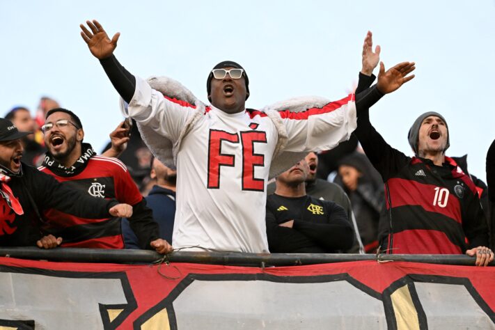 Torcida do Flamengo marcou presença no estádio Campeõn del Siglo