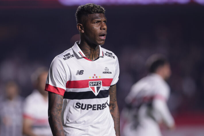 O quarto estrangeiro com mais jogos pelo clube é o zagueiro Arboleda. O equatoriano, que continua no São Paulo, tem 298 partidas pelo Soberano.