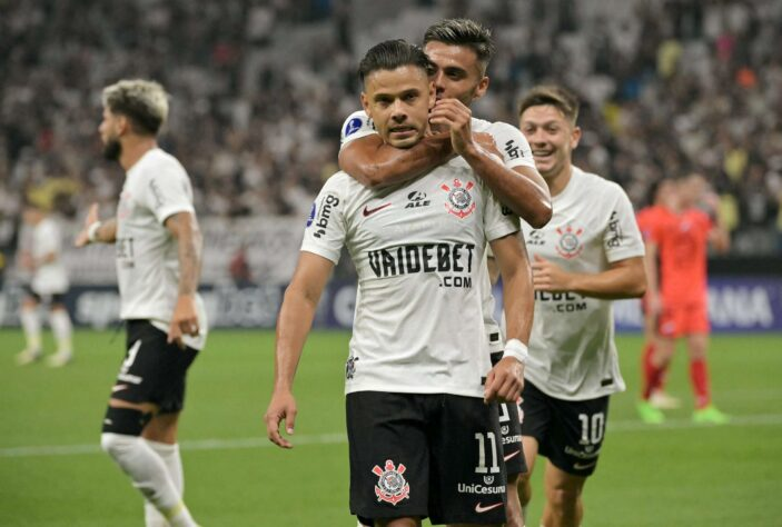 Corinthians: sofreu três pênaltis e converteu dois (66,7% de aproveitamento)