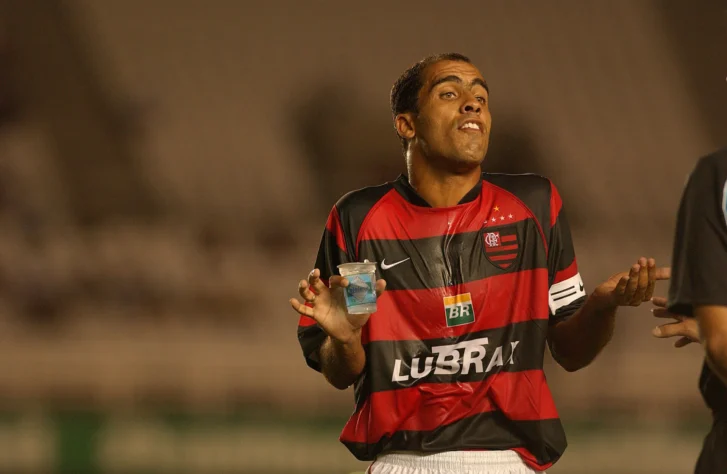 5. Felipe: Vasco: 1996-2002, 2010-2012 / Flamengo: 2003-2004 