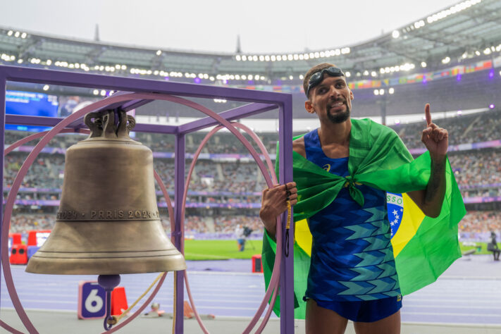 10º Júlio César Agripino - (atletismo) - 5.000m T11 