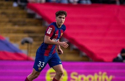 Pau Cubarsi (Barcelona) - 17 anos / Duas assistências em 38 jogos