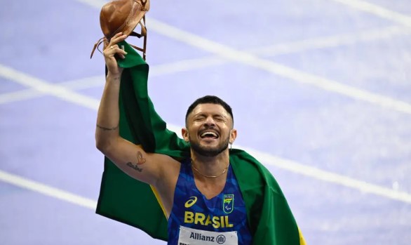 Na prova mais rápida das Paralimpíadas, Petrúcio Ferreira conquistou o tricampeonato ao vencer os 100m - T47 com o tempo de 10.67.