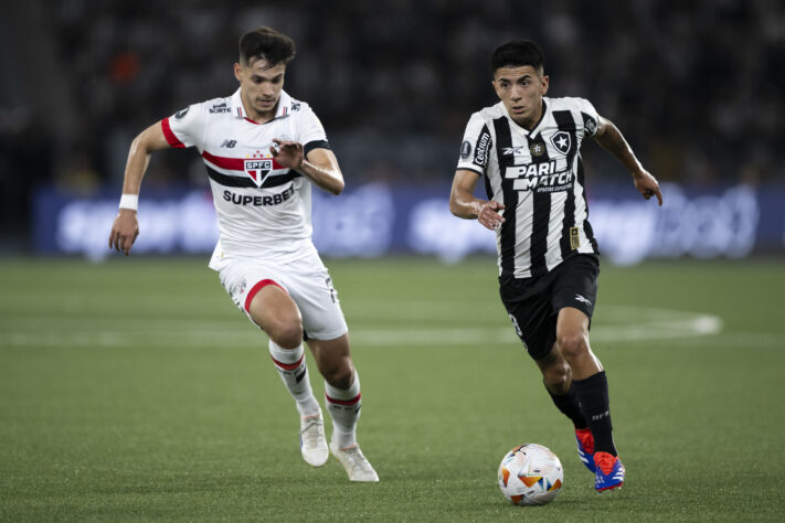 São Paulo enfrenta o Botafogo pelo jogo de volta das quartas de final da Libertadores. Veja os últimos duelos entre as duas equipes: