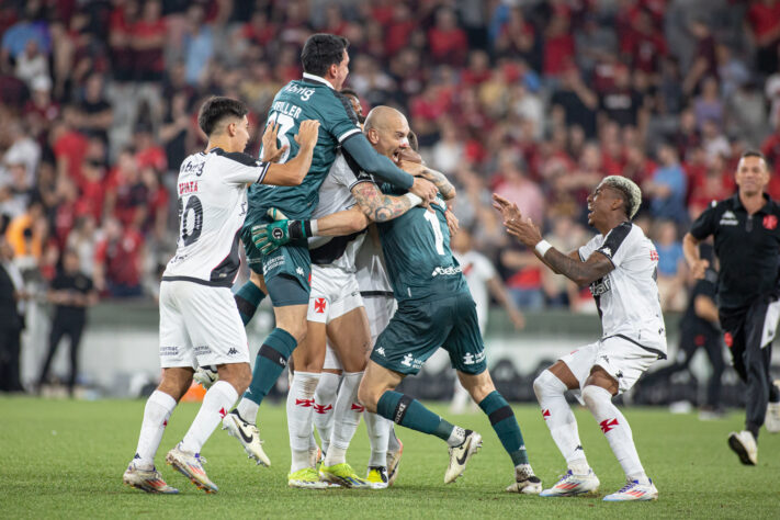 5. vasco - 9 semifinais de Copa do Brasil